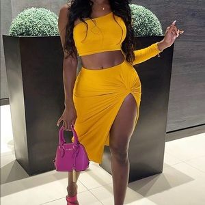 Hot outfit to own the night in! Stunning color and will definitely turn heads!